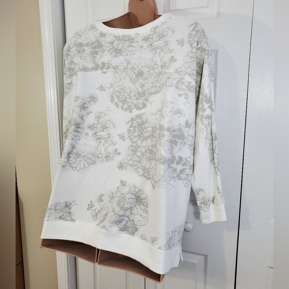 Avenue Womens Plus Floral Print Embellished 3/4 Sleeve Fleece Top ~ Pre-Owned - Picture 9 of 12
